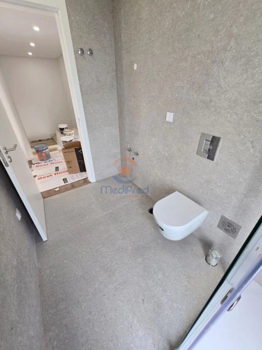 Moradia T4 para Venda em Pontinha e Famões Foto 30