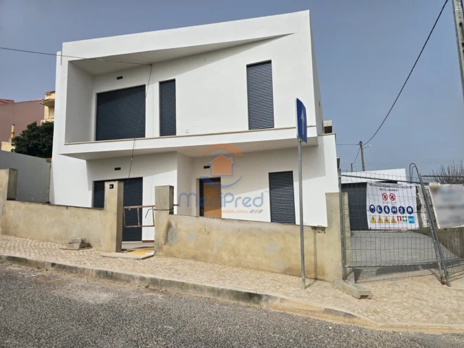 Moradia T4 para Venda em Pontinha e Famões Foto 34