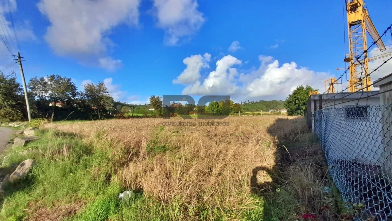 Terreno para Venda em Castêlo da Maia Foto 6