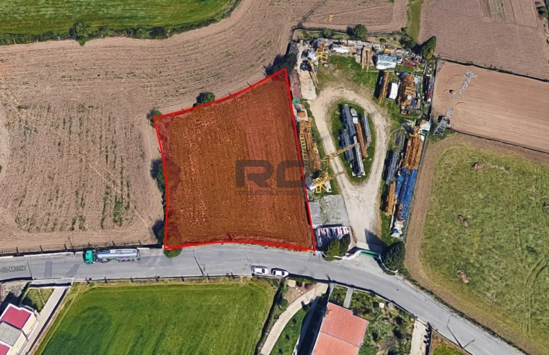 Terreno para Venda em Castêlo da Maia Foto 1