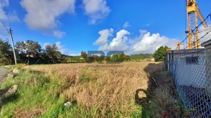 Terreno para Venda em Castêlo da Maia Foto 6