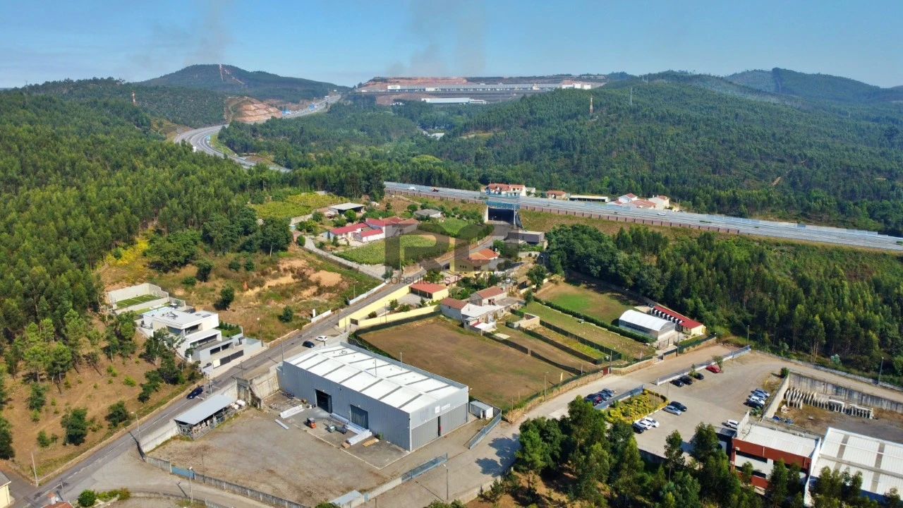 Terreno para Venda em Alfena Foto 2