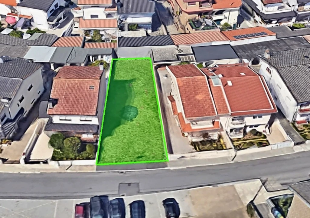 Terreno para Venda em Cidade da Maia Foto 1