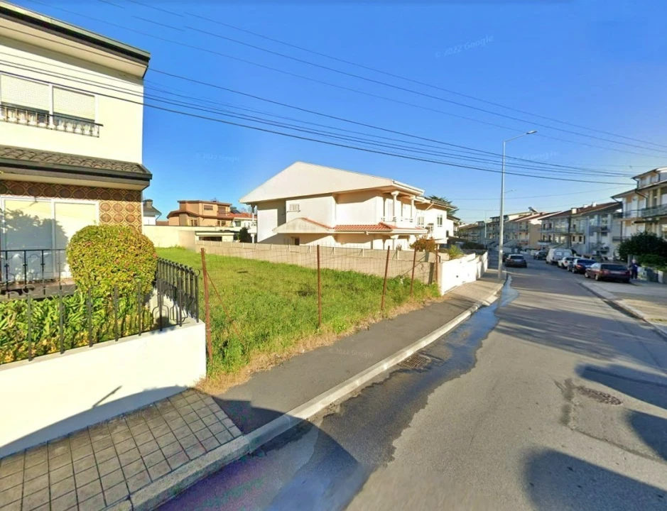 Terreno para Venda em Cidade da Maia Foto 4