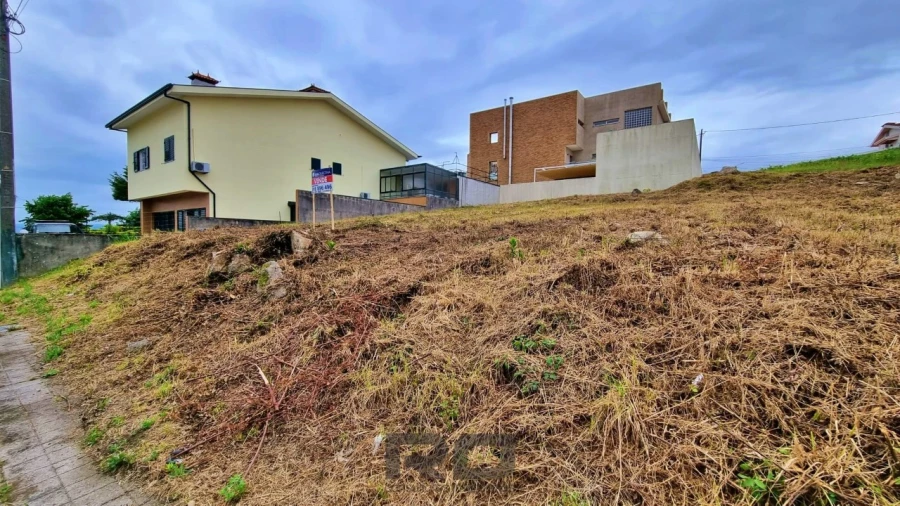 Terreno para Venda em Coronado (São Romão e São Mamede) Foto 1