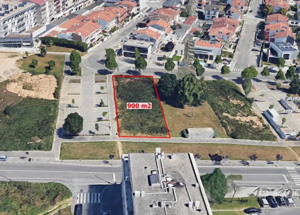 Terreno para Venda em Cidade da Maia Foto 2