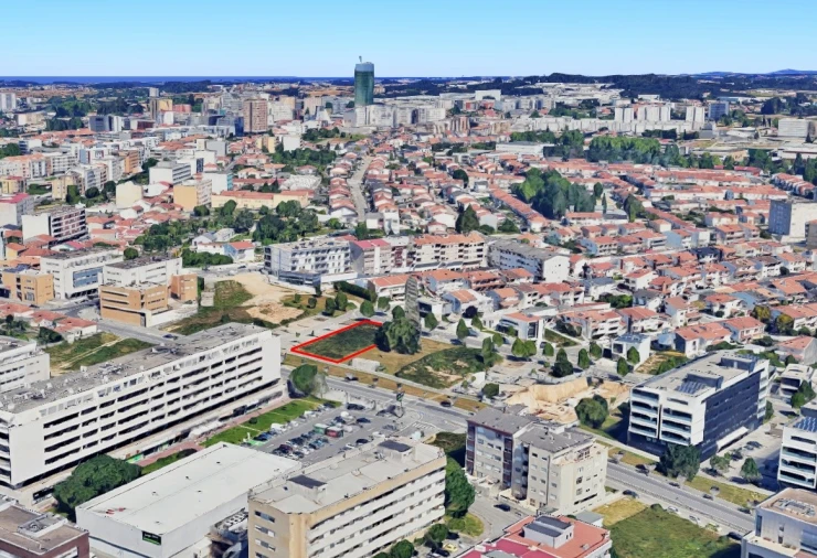 Terreno para Venda em Cidade da Maia Foto 3