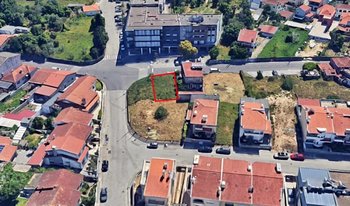 Terreno para Venda em Cidade da Maia Foto 2