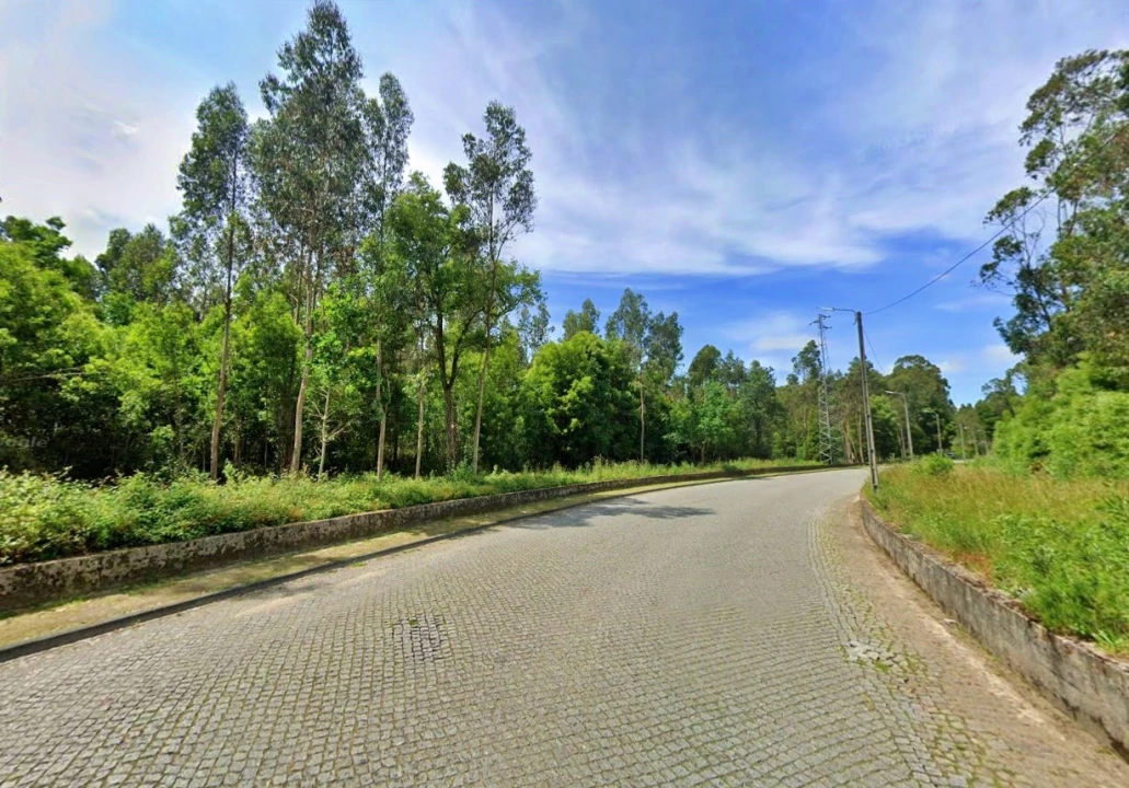 Terreno para Venda em Castêlo da Maia Foto 1