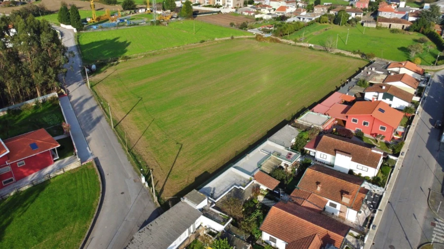 Terreno para Venda em Castêlo da Maia Foto 5