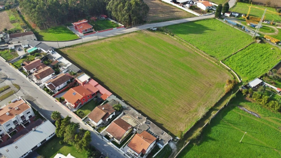 Terreno para Venda em Castêlo da Maia Foto 4