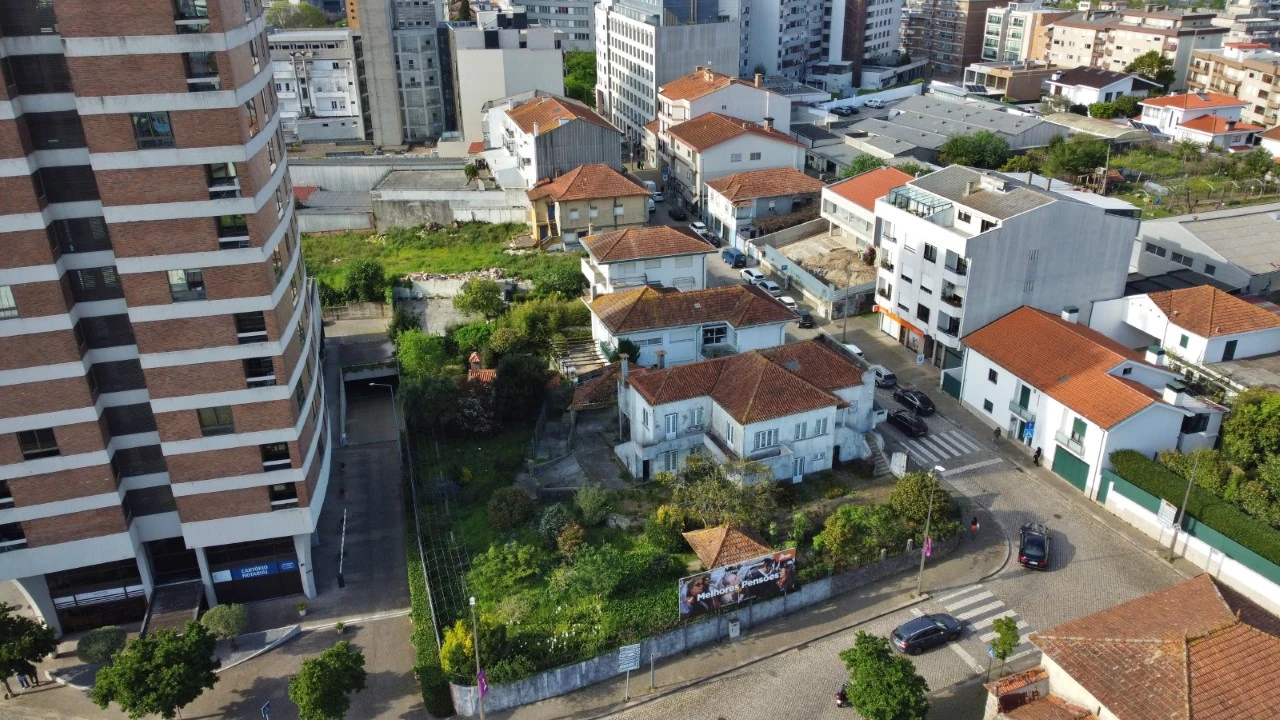 Terreno para Venda em Cidade da Maia Foto 7