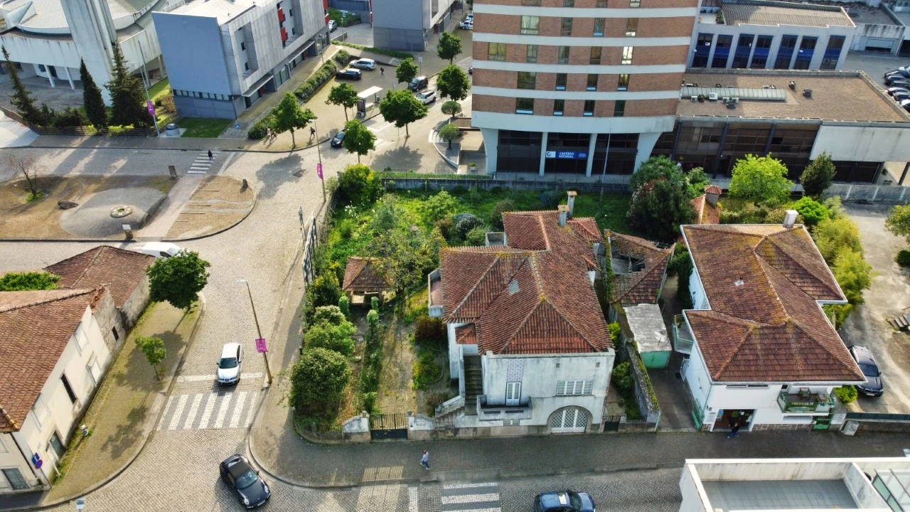 Terreno para Venda em Cidade da Maia Foto 4