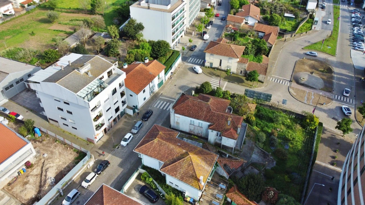 Terreno para Venda em Cidade da Maia Foto 3