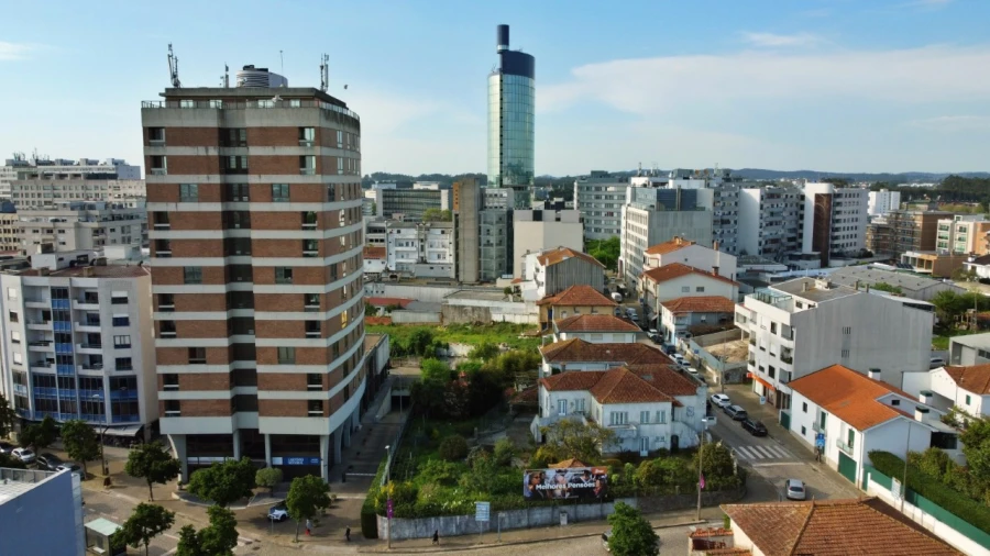 Terreno para Venda em Cidade da Maia Foto 5