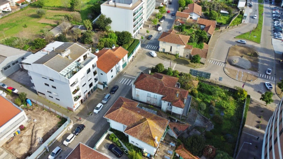 Terreno para Venda em Cidade da Maia Foto 3