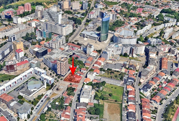 Terreno para Venda em Cidade da Maia Foto 10