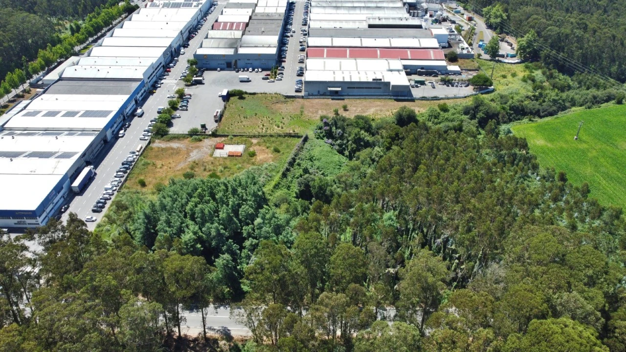 Terreno para Venda em Moreira Foto 2