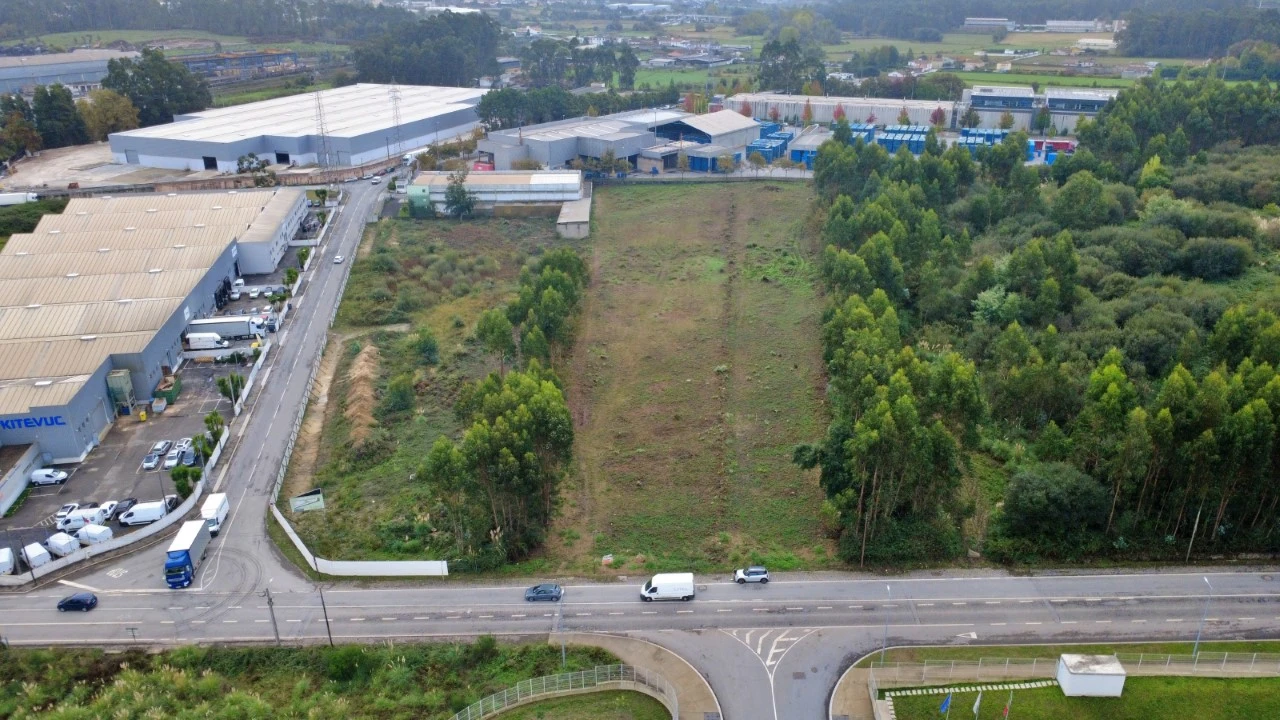 Terreno para Venda em Folgosa Foto 4