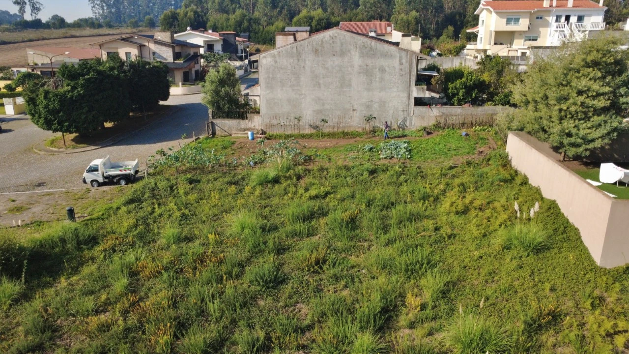 Terreno para Venda em Castêlo da Maia Foto 4