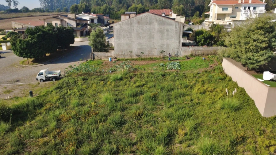 Terreno para Venda em Castêlo da Maia Foto 4