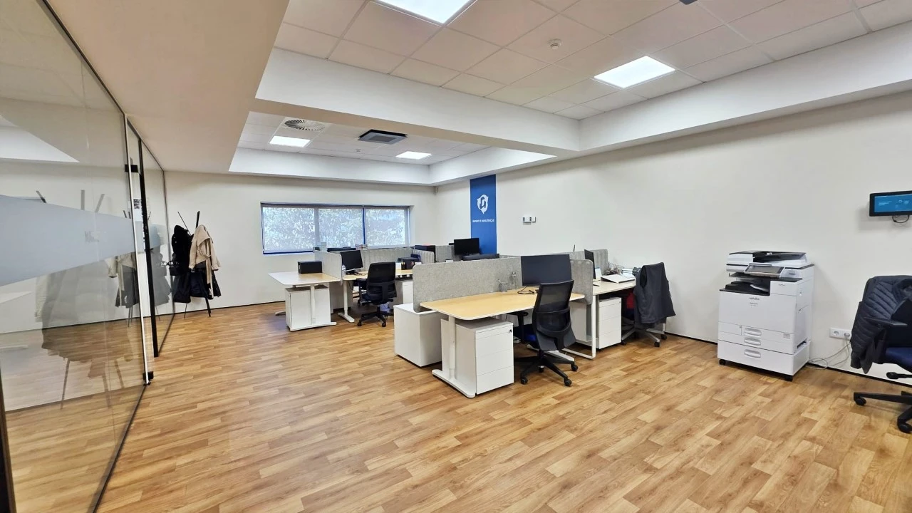 Armazém para Arrendamento em Moreira Foto 3