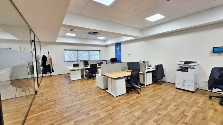 Armazém para Arrendamento em Moreira Foto 3