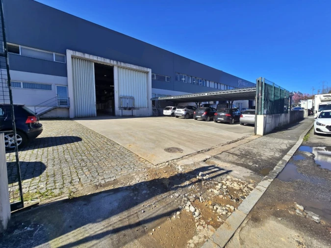 Armazém para Arrendamento em Alfena Foto 1