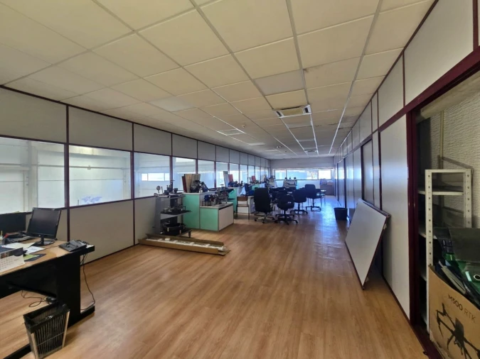 Armazém para Arrendamento em Alfena Foto 5