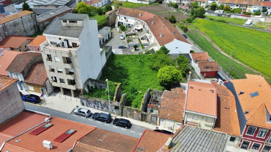 Terreno para Venda em São Mamede de Infesta e Senhora da Hora