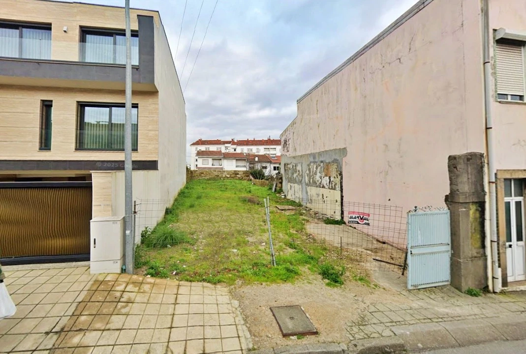 Terreno para Venda em Ermesinde Foto 1