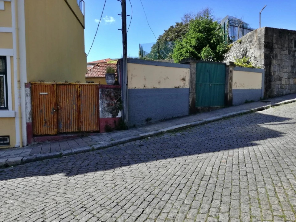 Terreno para Venda em Cedofeita, Santo Ildefonso, Sé, Miragaia, São Nicolau e Vitória Foto 3