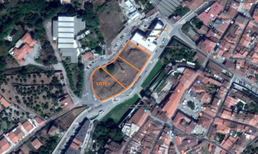 Terreno para Venda em Sé e São Lourenço Foto 2