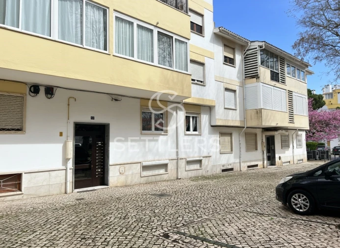 Apartamento T3 para Venda em Carcavelos e Parede