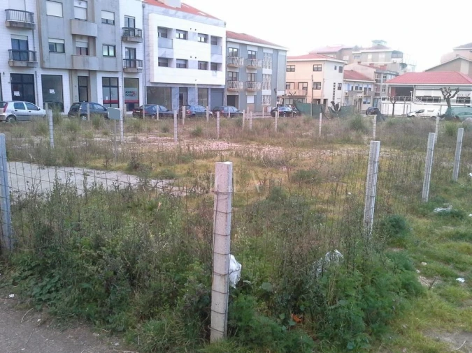 Terreno para Venda em Espinho Foto 2