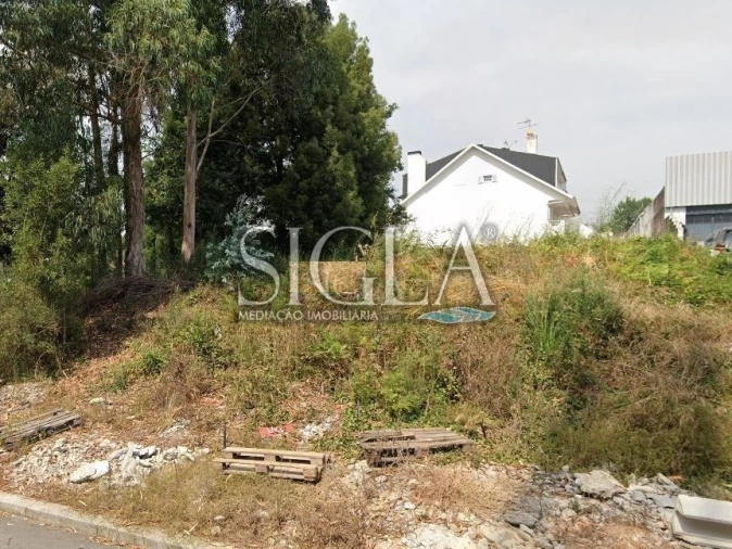 Terreno para Venda em Serzedo e Perosinho