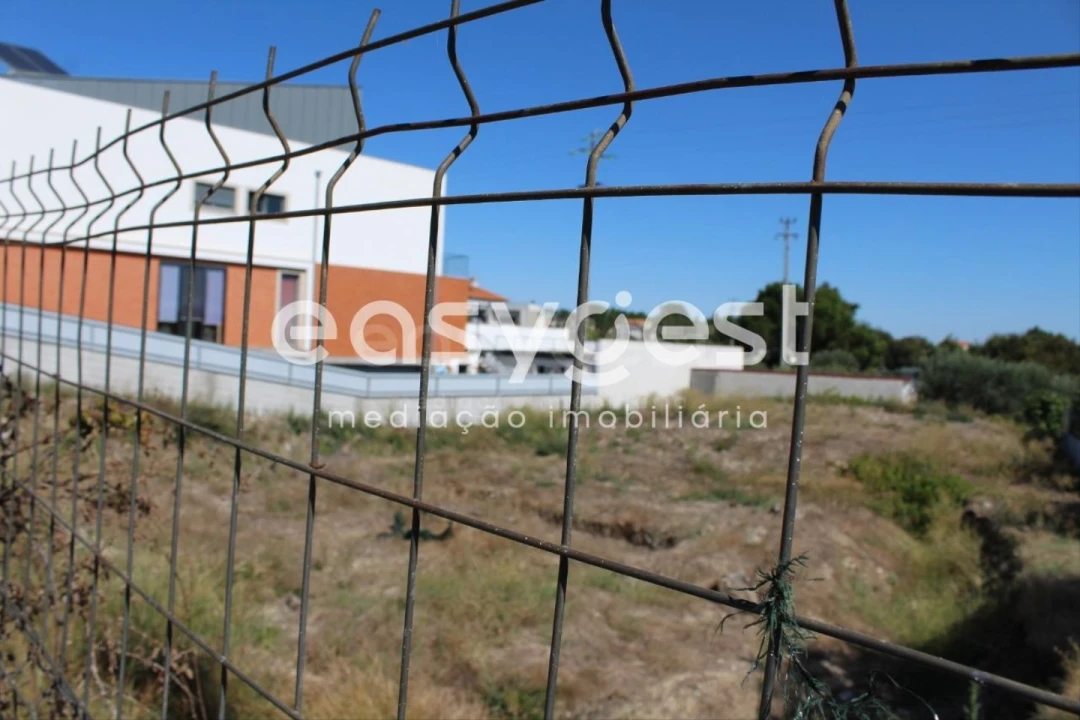 Terreno para Venda em São Cipriano e Vil de Souto Foto 3