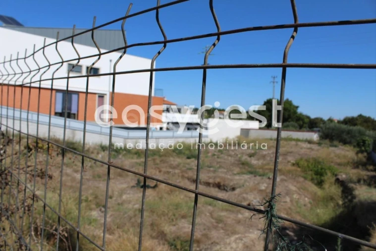 Terreno para Venda em São Cipriano e Vil de Souto Foto 3