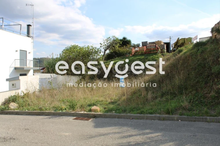 Terreno para Venda em Famalicão Foto 3