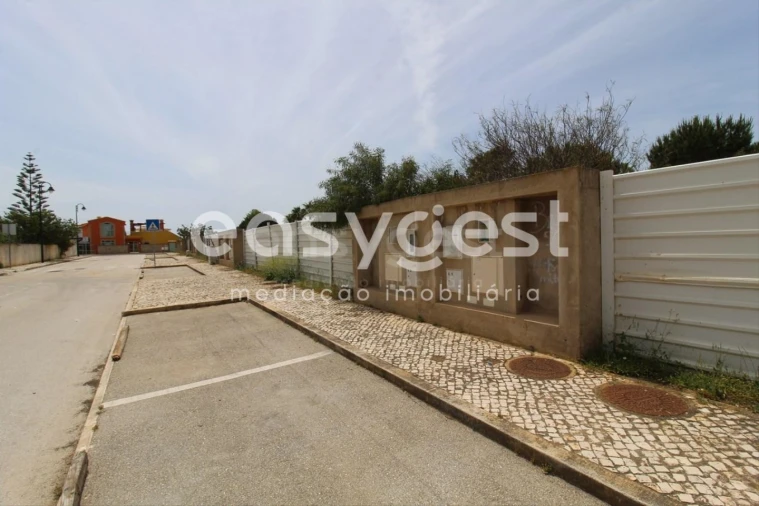 Terreno para Venda em Lagos (São Sebastião e Santa Maria) Foto 2