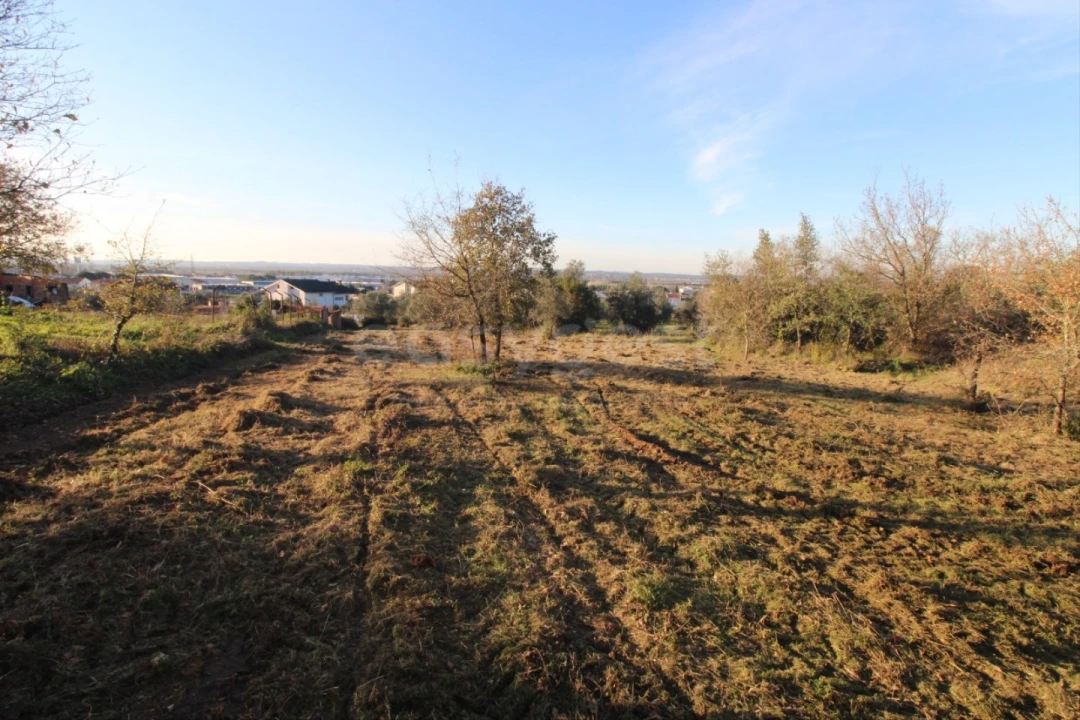 Terreno para Venda em Taveiro, Ameal e Arzila Foto 1