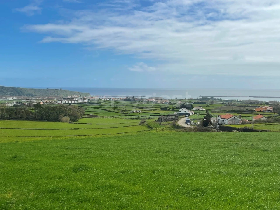 Terreno para Venda em Praia da Vitoria (Santa Cruz) Foto 14