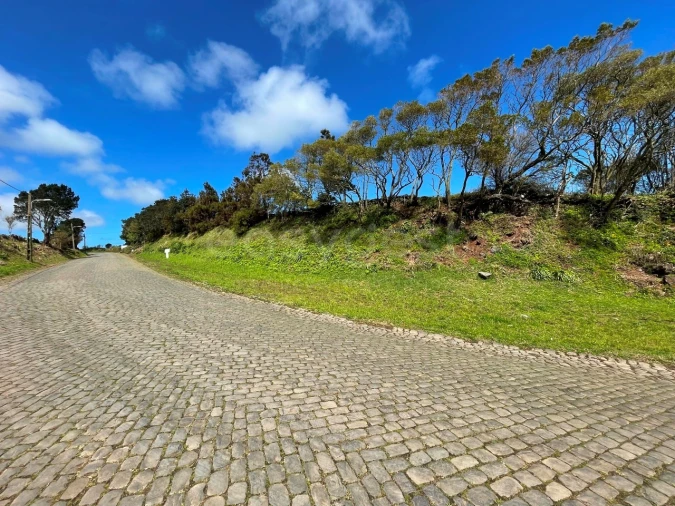 Terreno para Venda em Praia da Vitoria (Santa Cruz) Foto 3