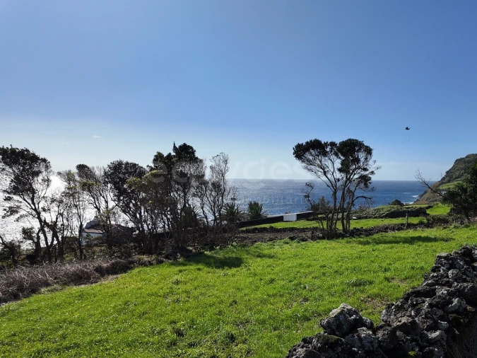 Terreno para Venda em Lajes do Pico Foto 7
