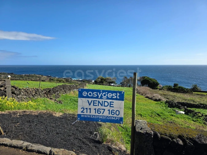 Terreno para Venda em Lajes do Pico Foto 10