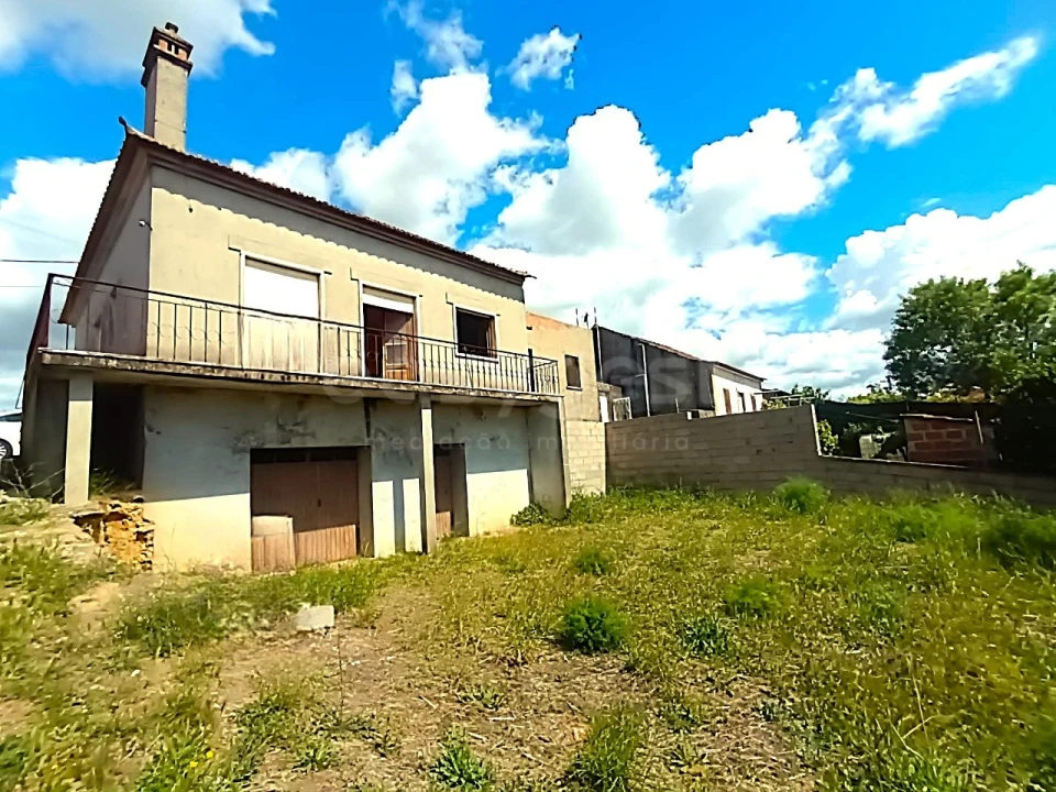 Moradia T3 para Venda em Torres Novas (Santa Maria, Salvador e Santiago) Foto 1