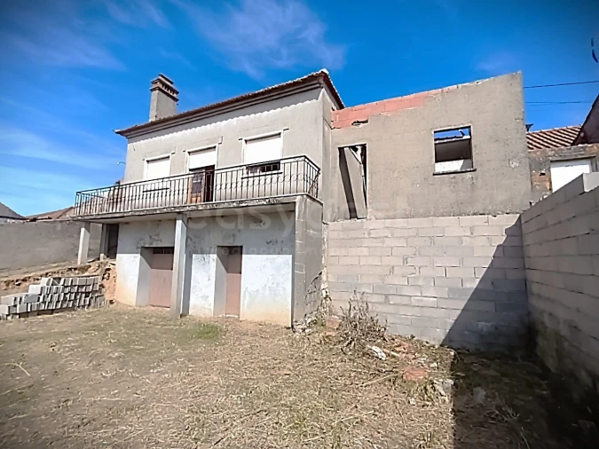 Moradia T3 para Venda em Torres Novas (Santa Maria, Salvador e Santiago)