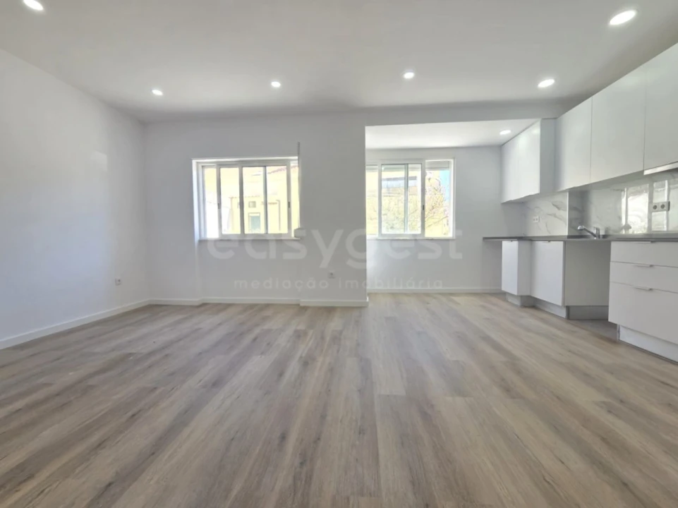 Apartamento T2 para Venda em Alto do Seixalinho, Santo André e Verderena Foto 2