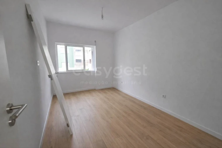 Apartamento T2 para Venda em Alto do Seixalinho, Santo André e Verderena Foto 3