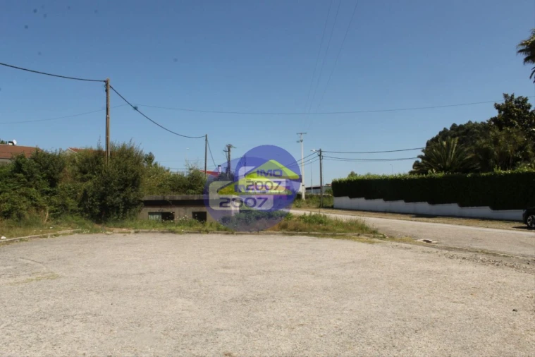 Terreno para Venda em Mozelos Foto 4